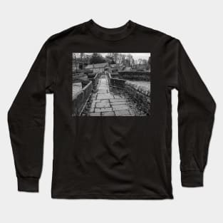 Stone bridge over the River Wye, Bakewell Long Sleeve T-Shirt